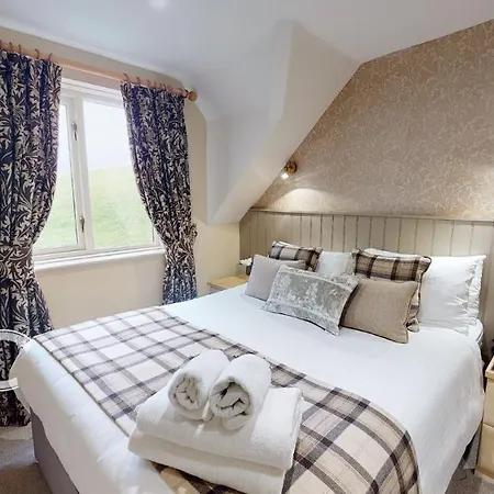 Stone House Hotel 4*