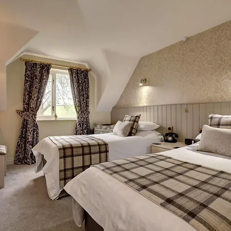 Stone House Hotell 4*